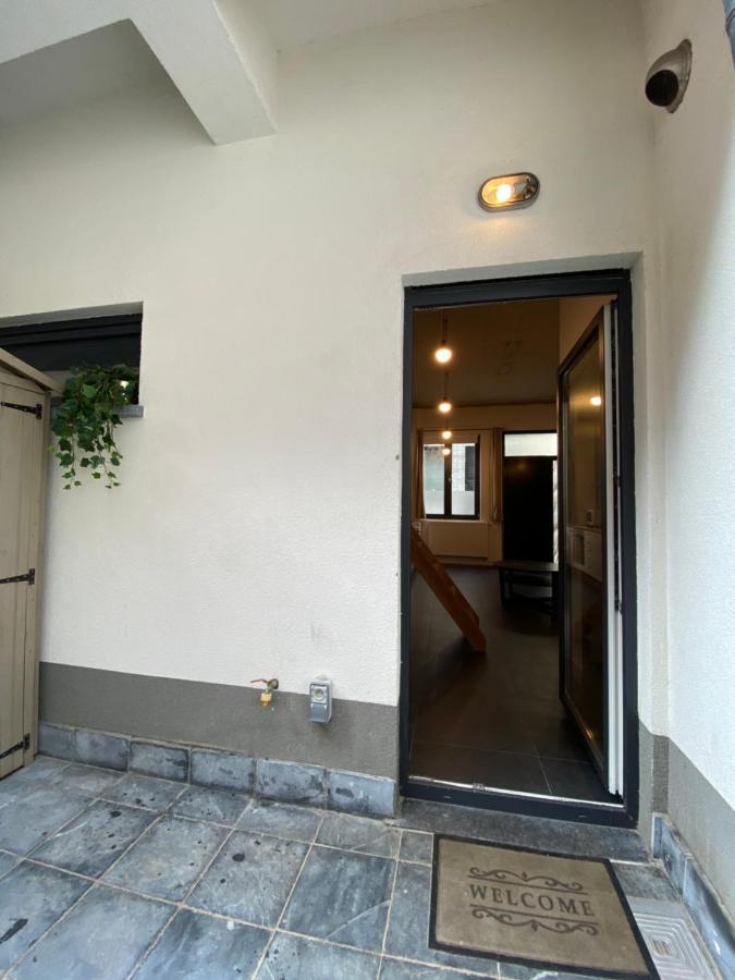 Modern Cozy Studio With Backyard แอนต์เวิร์ป ภายนอก รูปภาพ