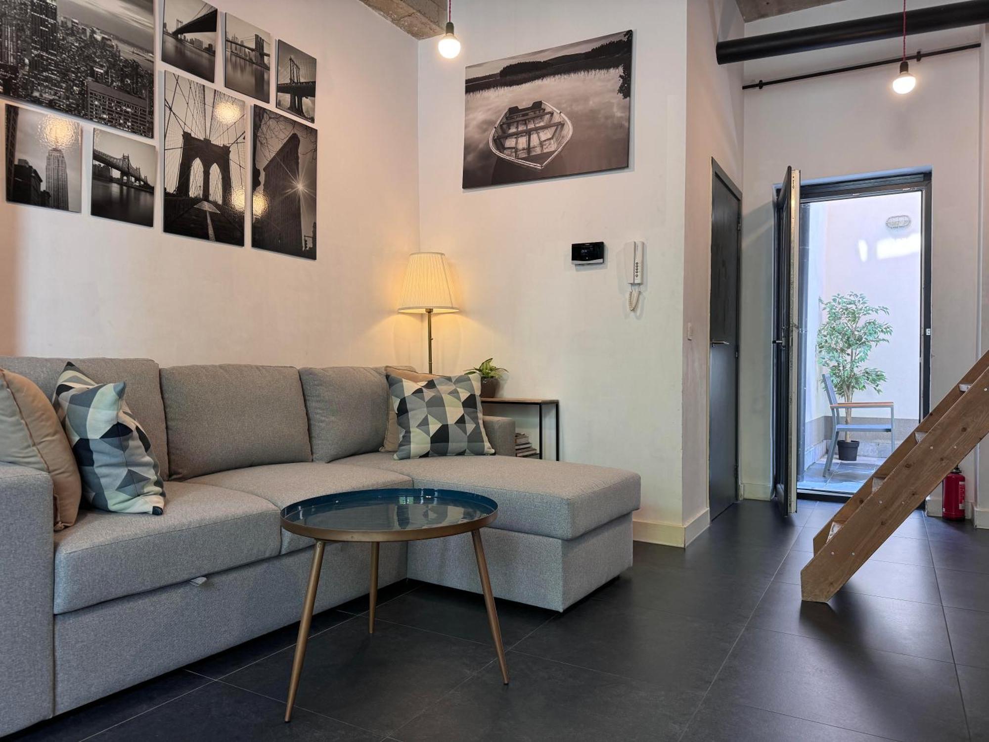 Modern Cozy Studio With Backyard แอนต์เวิร์ป ภายนอก รูปภาพ