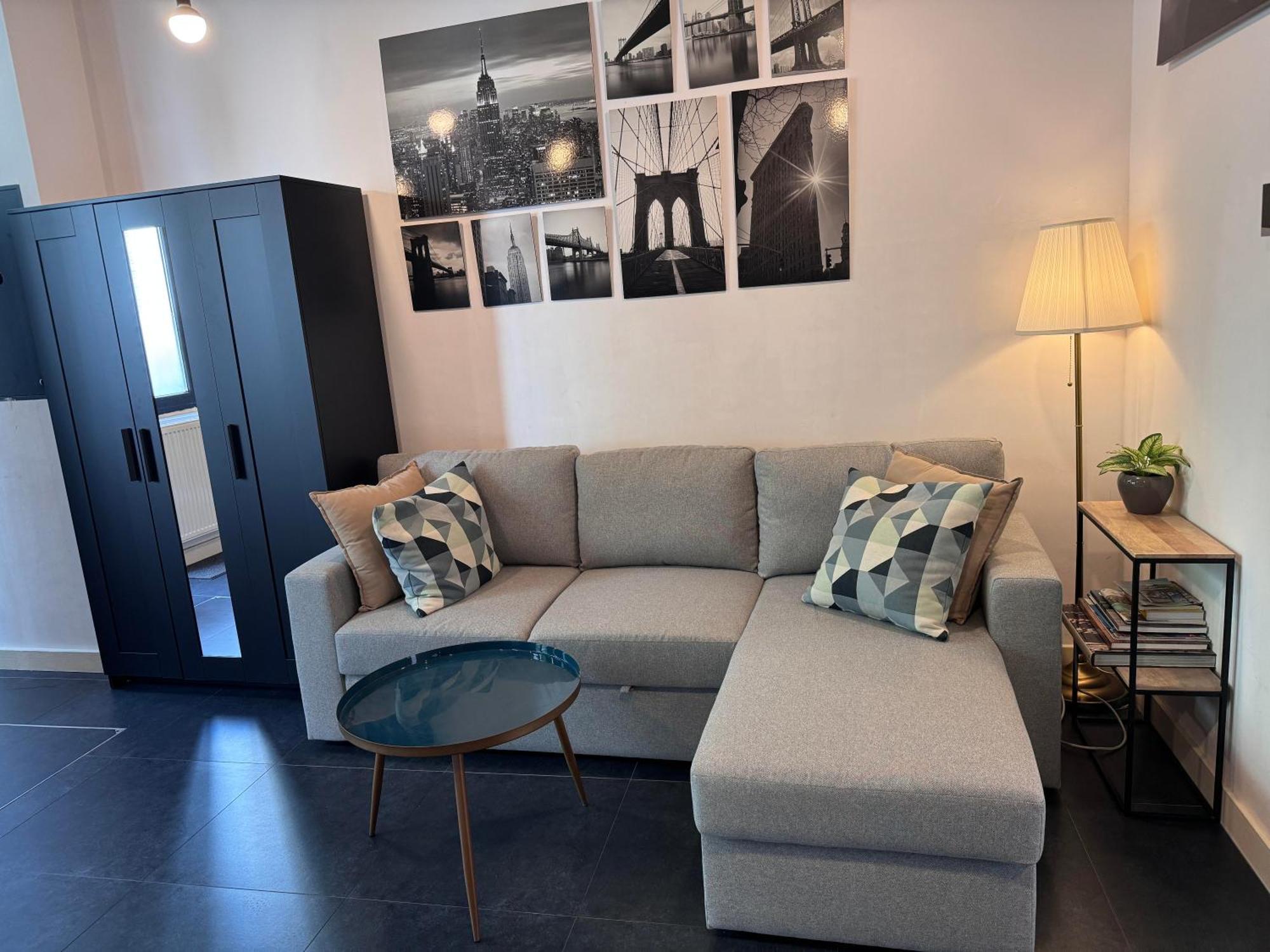 Modern Cozy Studio With Backyard แอนต์เวิร์ป ภายนอก รูปภาพ